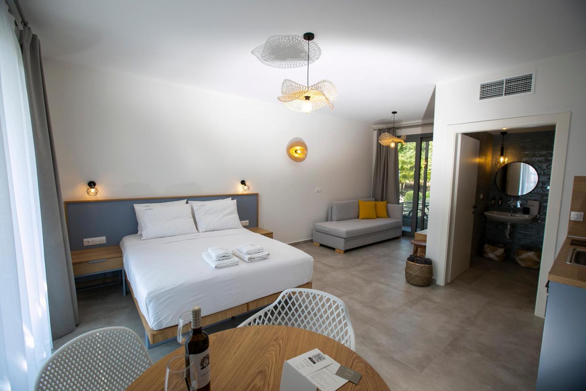 Arodo Suites Nea Iraklitsa 外观 照片