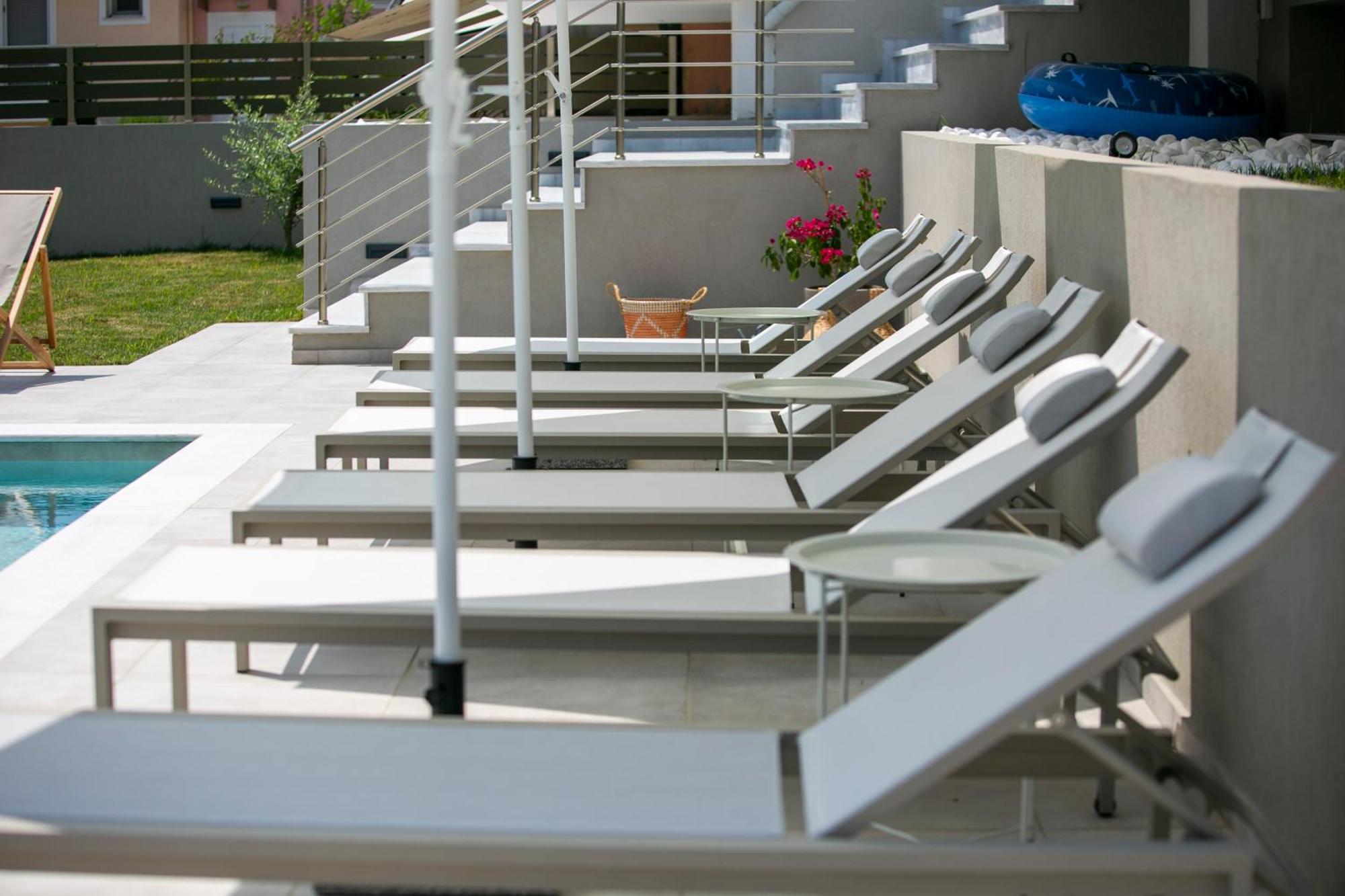 Arodo Suites Nea Iraklitsa 外观 照片